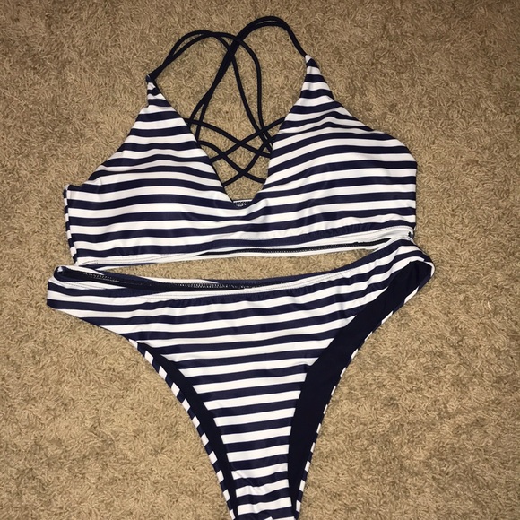 BRAND NEW Striped Cupshe Bikini - Picture 5 of 7